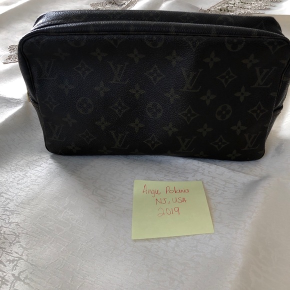SOLD—-Louis Vuitton Toiletry 28 Authentic - Picture 2 of 7